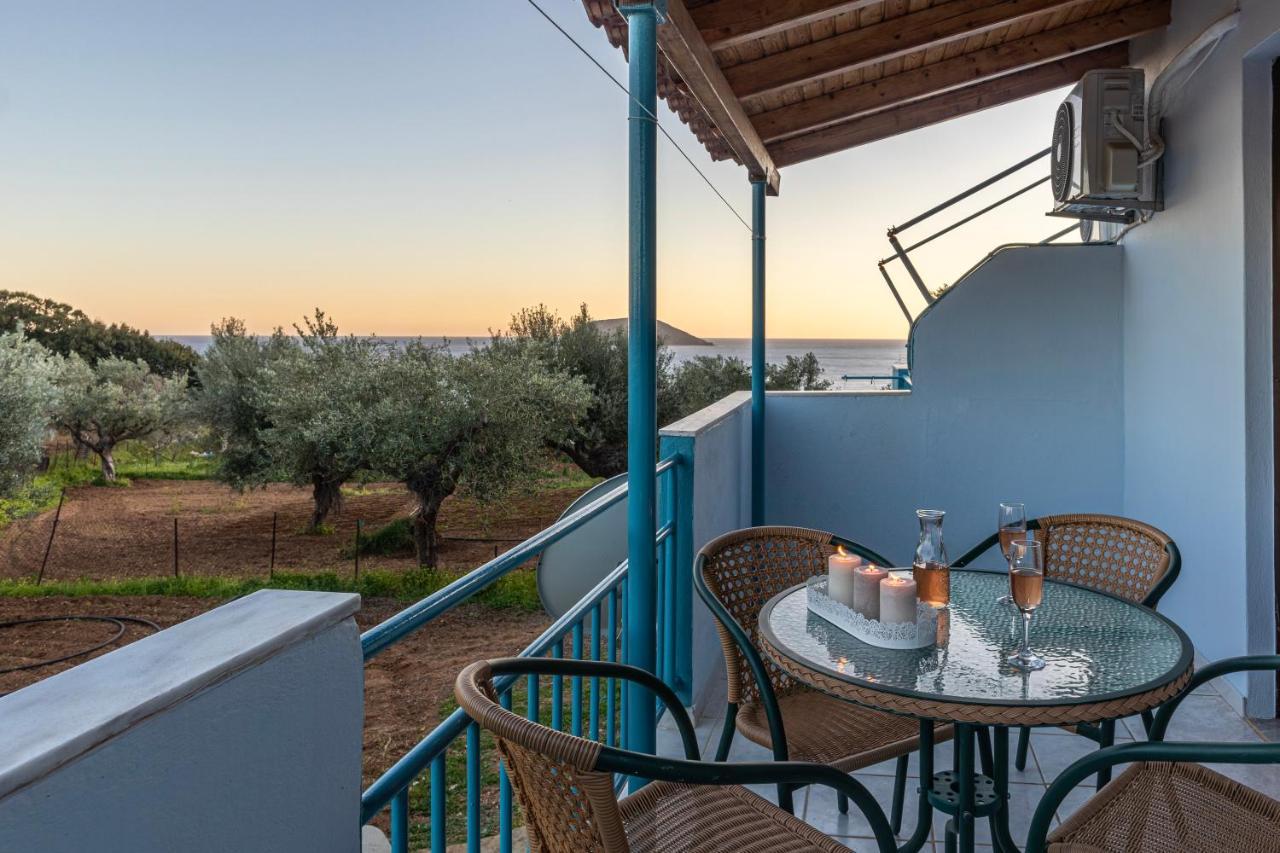Secret Summer Havens - Perfectly Secluded Getaways Vasilítsion Exteriör bild